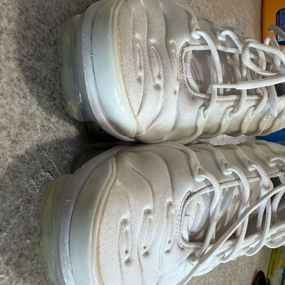 Nike Air VaporMax Plus Sneakers White Sz 9 Athletic Running Shoes - Picture 7 of 8